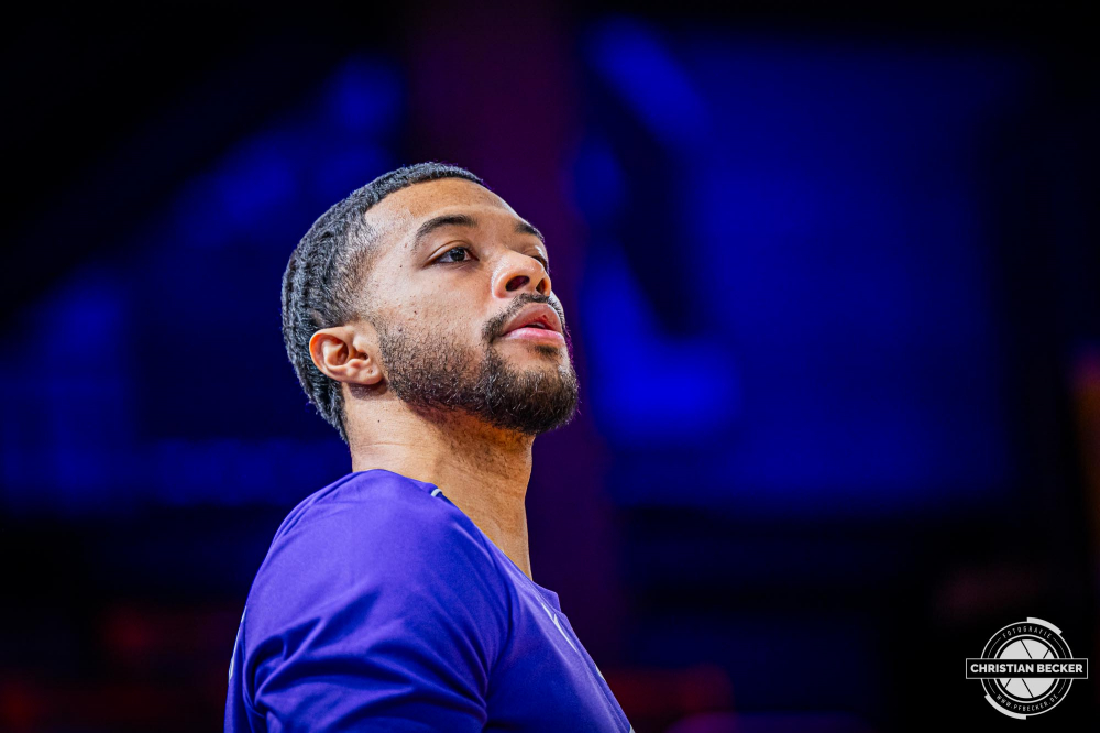 1. Basketball Bundesliga, easyCredit BBL, Saison 2024/2025, Herren, Hauptrunde, 22. Spieltag, 01.03.2025, RASTA Vechta - BG Göttingen
Marcus Shaver Jr. (#27 - BG Göttingen) vor der Partie
Schlüsselwörter: 01.03.2025;1. Bundesliga;22. Spieltag;BBL;BG;Basketball;Göttingen;Hauptrunde;Liga;RASTA;RASTA Dome;Saison 2024/2025;Vechta;easycredit