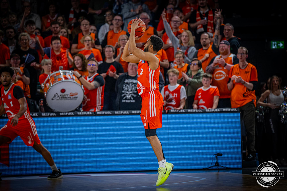 1. Basketball Bundesliga, easyCredit BBL, Saison 2024/2025, Herren, Hauptrunde, 22. Spieltag, 01.03.2025, RASTA Vechta - BG Göttingen
Yasiin Joseph (#2 - RASTA Vechta) beim Jumpshot
Schlüsselwörter: 01.03.2025;1. Bundesliga;22. Spieltag;BBL;BG;Basketball;Göttingen;Hauptrunde;Liga;RASTA;RASTA Dome;Saison 2024/2025;Vechta;easycredit