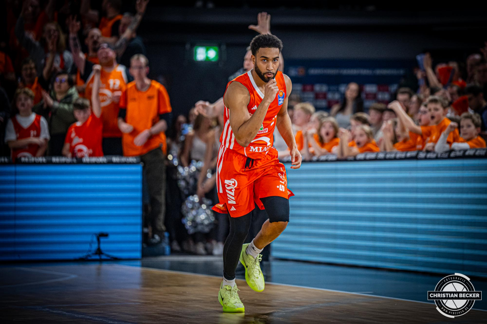 1. Basketball Bundesliga, easyCredit BBL, Saison 2024/2025, Herren, Hauptrunde, 22. Spieltag, 01.03.2025, RASTA Vechta - BG Göttingen
Yasiin Joseph (#2 - RASTA Vechta) zeigt Emotionen während der Partie
Schlüsselwörter: 01.03.2025;1. Bundesliga;22. Spieltag;BBL;BG;Basketball;Göttingen;Hauptrunde;Liga;RASTA;RASTA Dome;Saison 2024/2025;Vechta;easycredit