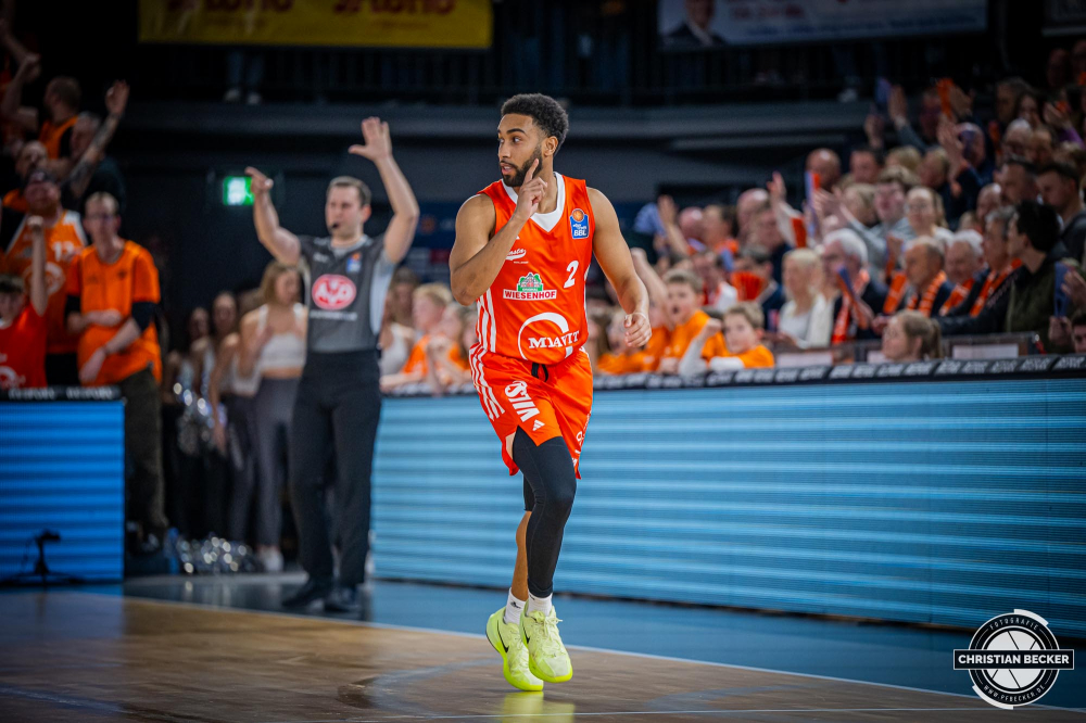 1. Basketball Bundesliga, easyCredit BBL, Saison 2024/2025, Herren, Hauptrunde, 22. Spieltag, 01.03.2025, RASTA Vechta - BG Göttingen
Yasiin Joseph (#2 - RASTA Vechta) zeigt Emotionen während der Partie
Schlüsselwörter: 01.03.2025;1. Bundesliga;22. Spieltag;BBL;BG;Basketball;Göttingen;Hauptrunde;Liga;RASTA;RASTA Dome;Saison 2024/2025;Vechta;easycredit