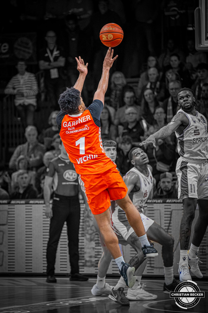 1. Basketball Bundesliga, easyCredit BBL, Saison 2024/2025, Herren, Hauptrunde, 22. Spieltag, 01.03.2025, RASTA Vechta - BG Göttingen
Jayden Gardner (#1 - RASTA Vechta) beim Jumpshot
Schlüsselwörter: 01.03.2025;1. Bundesliga;22. Spieltag;BBL;BG;Basketball;Göttingen;Hauptrunde;Liga;RASTA;RASTA Dome;Saison 2024/2025;Vechta;easycredit