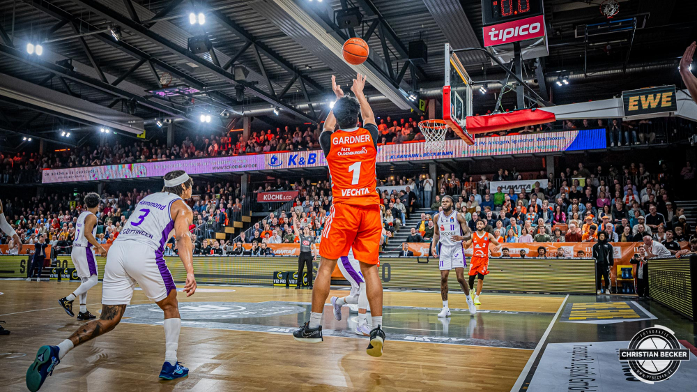 1. Basketball Bundesliga, easyCredit BBL, Saison 2024/2025, Herren, Hauptrunde, 22. Spieltag, 01.03.2025, RASTA Vechta - BG Göttingen
Jayden Gardner (#1 - RASTA Vechta) beim Jumpshot
Schlüsselwörter: 01.03.2025;1. Bundesliga;22. Spieltag;BBL;BG;Basketball;Göttingen;Hauptrunde;Liga;RASTA;RASTA Dome;Saison 2024/2025;Vechta;easycredit
