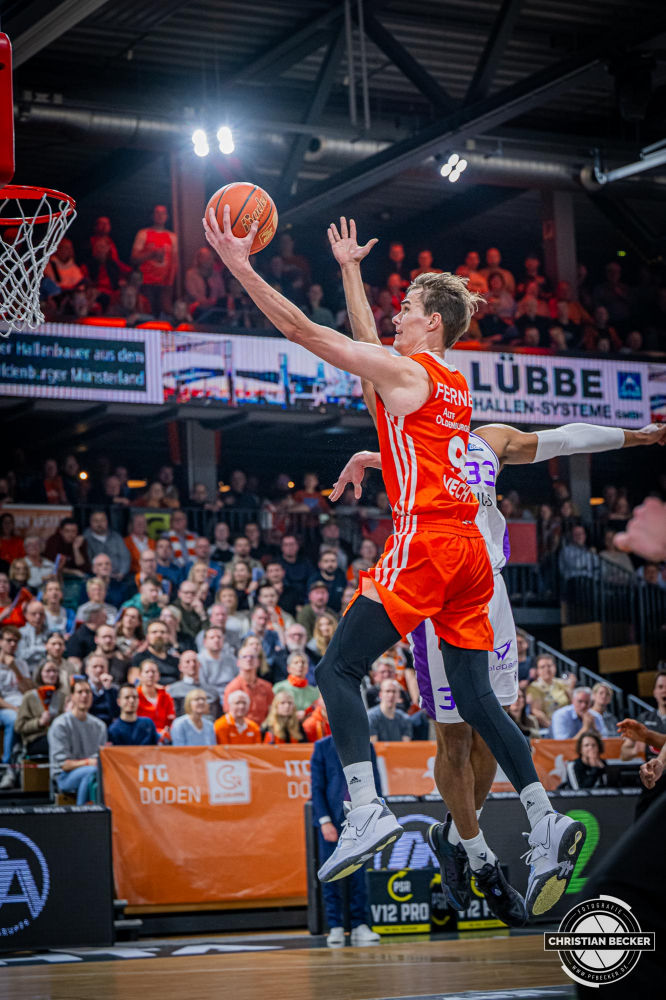 1. Basketball Bundesliga, easyCredit BBL, Saison 2024/2025, Herren, Hauptrunde, 22. Spieltag, 01.03.2025, RASTA Vechta - BG Göttingen
Joschka Ferner (#9 - RASTA Vechta) beim Korbleger
Schlüsselwörter: 01.03.2025;1. Bundesliga;22. Spieltag;BBL;BG;Basketball;Göttingen;Hauptrunde;Liga;RASTA;RASTA Dome;Saison 2024/2025;Vechta;easycredit