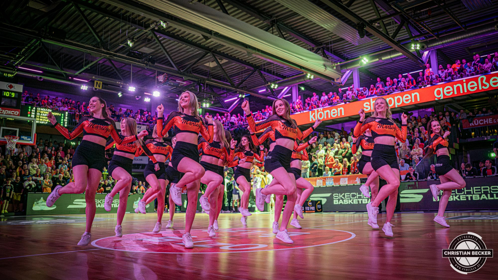 1. Basketball Bundesliga, easyCredit BBL, Saison 2024/2025, Herren, Hauptrunde, 22. Spieltag, 01.03.2025, RASTA Vechta - BG Göttingen
Marleys (Cheerleader - RASTA Vechta) während der Partie
Schlüsselwörter: 01.03.2025;1. Bundesliga;22. Spieltag;BBL;BG;Basketball;Göttingen;Hauptrunde;Liga;RASTA;RASTA Dome;Saison 2024/2025;Vechta;easycredit