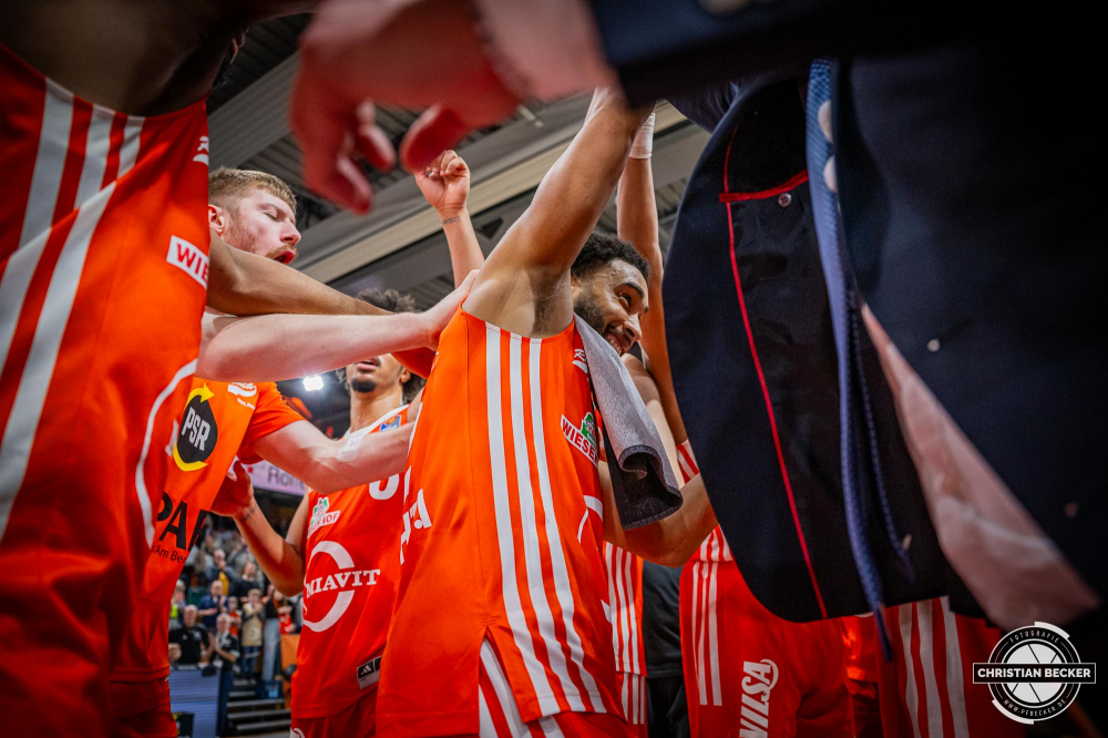 1. Basketball Bundesliga, easyCredit BBL, Saison 2024/2025, Herren, Hauptrunde, 22. Spieltag, 01.03.2025, RASTA Vechta - BG Göttingen
Yasiin Joseph (#2 - RASTA Vechta) nach der Partie
Schlüsselwörter: 01.03.2025;1. Bundesliga;22. Spieltag;BBL;BG;Basketball;Göttingen;Hauptrunde;Liga;RASTA;RASTA Dome;Saison 2024/2025;Vechta;easycredit