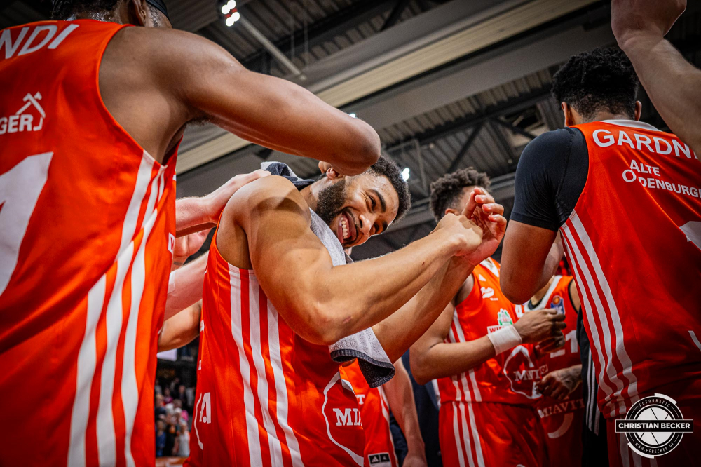 1. Basketball Bundesliga, easyCredit BBL, Saison 2024/2025, Herren, Hauptrunde, 22. Spieltag, 01.03.2025, RASTA Vechta - BG Göttingen
Yasiin Joseph (#2 - RASTA Vechta) nach der Partie
Schlüsselwörter: 01.03.2025;1. Bundesliga;22. Spieltag;BBL;BG;Basketball;Göttingen;Hauptrunde;Liga;RASTA;RASTA Dome;Saison 2024/2025;Vechta;easycredit