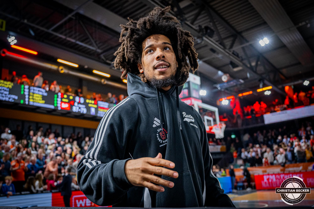 1. Basketball Bundesliga, easyCredit BBL, Saison 2024/2025, Herren, Hauptrunde, 22. Spieltag, 01.03.2025, RASTA Vechta - BG Göttingen
Tyger Campbell (#10 - RASTA Vechta) nach der Partie
Schlüsselwörter: 01.03.2025;1. Bundesliga;22. Spieltag;BBL;BG;Basketball;Göttingen;Hauptrunde;Liga;RASTA;RASTA Dome;Saison 2024/2025;Vechta;easycredit