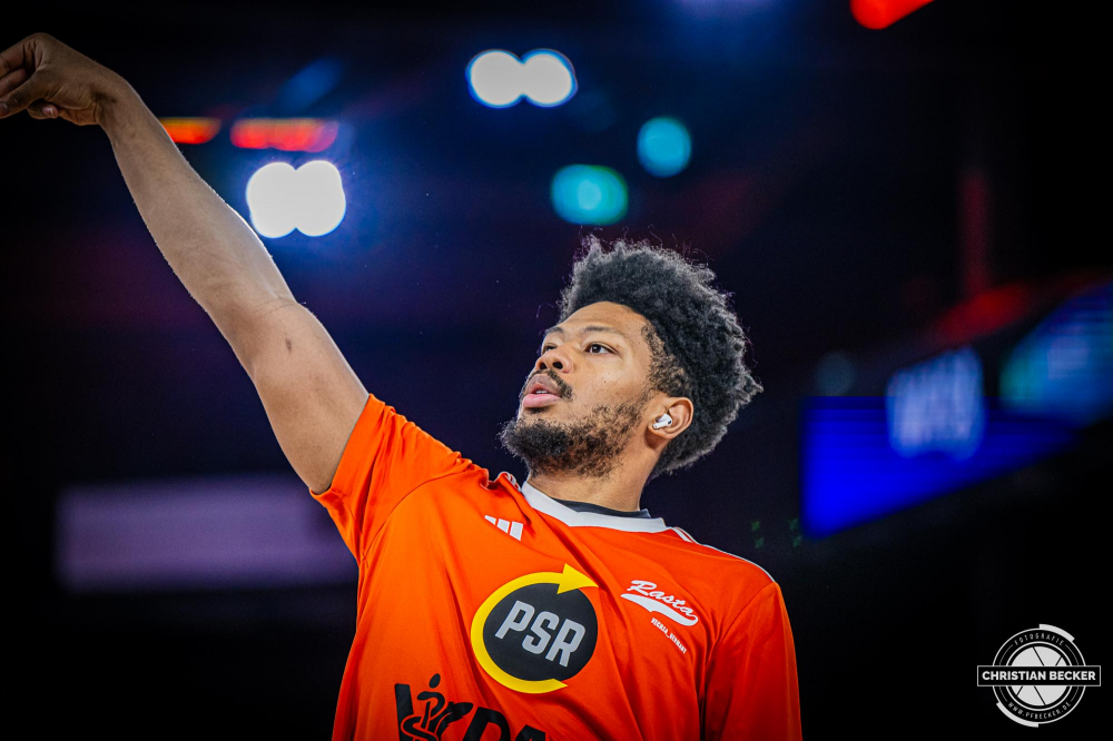 1. Basketball Bundesliga, easyCredit BBL, Saison 2024/2025, Herren, Hauptrunde, 24. Spieltag, 14.03.2025, RASTA Vechta - ratiopharm Ulm
Jayden Gardner (#1 - RASTA Vechta) vor der Partie
Schlüsselwörter: 1. Bundesliga;14.03.2025;24. Spieltag;BBL;Basketball;Hauptrunde;Liga;RASTA;RASTA Dome;Saison 2024/2025;Ulm;Vechta;easycredit;ratiopharm