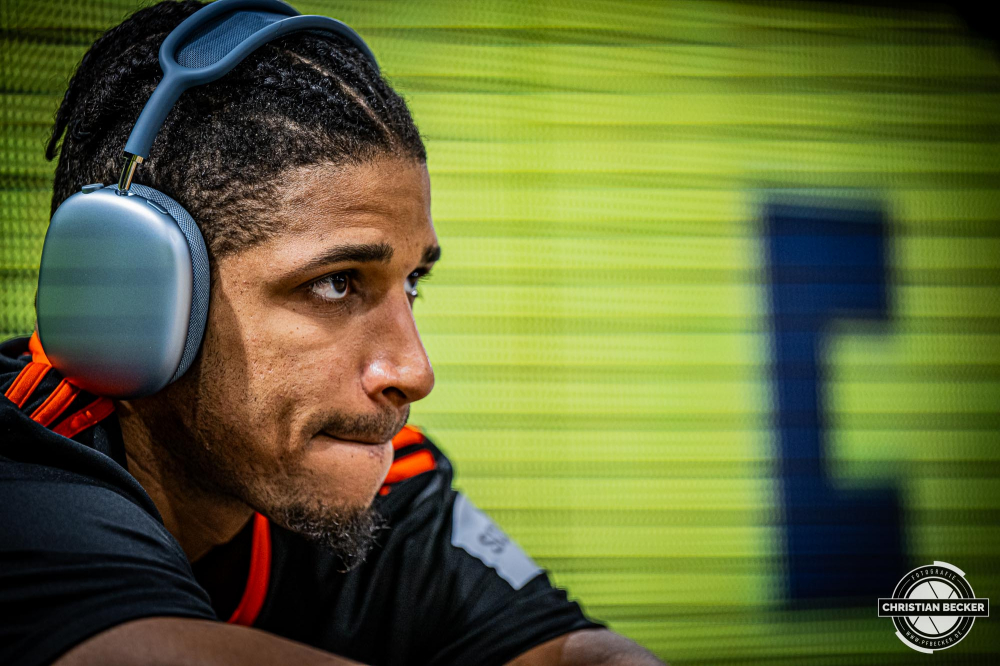 1. Basketball Bundesliga, easyCredit BBL, Saison 2024/2025, Herren, Hauptrunde, 24. Spieltag, 14.03.2025, RASTA Vechta - ratiopharm Ulm
Alfonso Plummer (#9 - ratiopharm Ulm) vor der Partie
Schlüsselwörter: 1. Bundesliga;14.03.2025;24. Spieltag;BBL;Basketball;Hauptrunde;Liga;RASTA;RASTA Dome;Saison 2024/2025;Ulm;Vechta;easycredit;ratiopharm