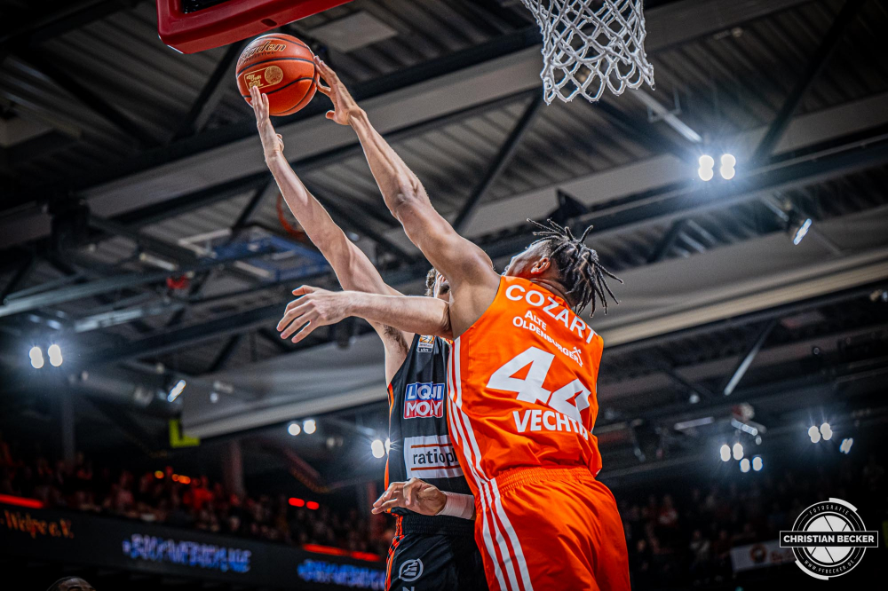 1. Basketball Bundesliga, easyCredit BBL, Saison 2024/2025, Herren, Hauptrunde, 24. Spieltag, 14.03.2025, RASTA Vechta - ratiopharm Ulm
Isaiah Cozart (#44 - RASTA Vechta) beim Block
Schlüsselwörter: 1. Bundesliga;14.03.2025;24. Spieltag;BBL;Basketball;Hauptrunde;Liga;RASTA;RASTA Dome;Saison 2024/2025;Ulm;Vechta;easycredit;ratiopharm
