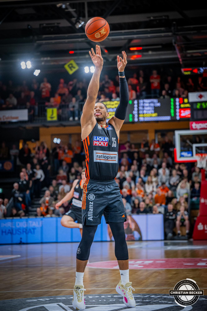 1. Basketball Bundesliga, easyCredit BBL, Saison 2024/2025, Herren, Hauptrunde, 24. Spieltag, 14.03.2025, RASTA Vechta - ratiopharm Ulm
Karim Jallow (#35 - ratiopharm Ulm) w&auml;hrend der Partie
Schlüsselwörter: 1. Bundesliga;14.03.2025;24. Spieltag;BBL;Basketball;Hauptrunde;Liga;RASTA;RASTA Dome;Saison 2024/2025;Ulm;Vechta;easycredit;ratiopharm