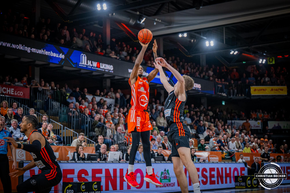1. Basketball Bundesliga, easyCredit BBL, Saison 2024/2025, Herren, Hauptrunde, 24. Spieltag, 14.03.2025, RASTA Vechta - ratiopharm Ulm
Brandon Randolph (#8 - RASTA Vechta) beim Jumpshot
Schlüsselwörter: 1. Bundesliga;14.03.2025;24. Spieltag;BBL;Basketball;Hauptrunde;Liga;RASTA;RASTA Dome;Saison 2024/2025;Ulm;Vechta;easycredit;ratiopharm