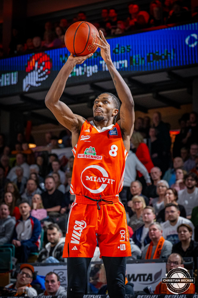 1. Basketball Bundesliga, easyCredit BBL, Saison 2024/2025, Herren, Hauptrunde, 24. Spieltag, 14.03.2025, RASTA Vechta - ratiopharm Ulm
Brandon Randolph (#8 - RASTA Vechta) beim Jumpshot
Schlüsselwörter: 1. Bundesliga;14.03.2025;24. Spieltag;BBL;Basketball;Hauptrunde;Liga;RASTA;RASTA Dome;Saison 2024/2025;Ulm;Vechta;easycredit;ratiopharm