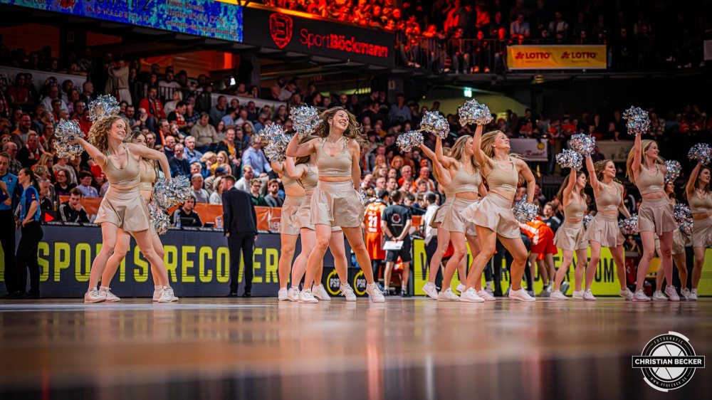 1. Basketball Bundesliga, easyCredit BBL, Saison 2024/2025, Herren, Hauptrunde, 24. Spieltag, 14.03.2025, RASTA Vechta - ratiopharm Ulm
Marleys (Cheerleader - RASTA Vechta) w&auml;hrend der Partie
Schlüsselwörter: 1. Bundesliga;14.03.2025;24. Spieltag;BBL;Basketball;Hauptrunde;Liga;RASTA;RASTA Dome;Saison 2024/2025;Ulm;Vechta;easycredit;ratiopharm