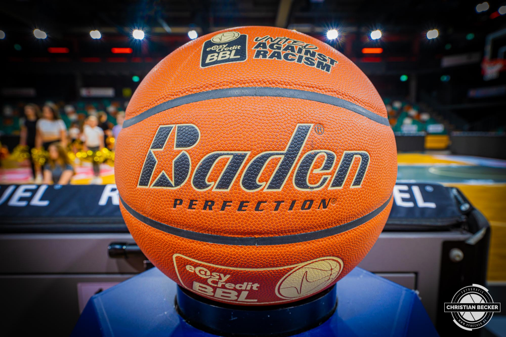 1. Basketball Bundesliga, easyCredit BBL, Saison 2024/2025, Herren, Hauptrunde, 26. Spieltag, 28.03.2025, RASTA Vechta - MHP Riesen Ludwigsburg
Aktion United against Racism beim Spiel RASTA Vechta gegen MHP Riesen Ludswigsburg
Schlüsselwörter: 1. Bundesliga;26. Spieltag;28.03.2025;BBL;Basketball;Hauptrunde;Liga;Ludwigsburg;MHP;RASTA;RASTA Dome;RIESEN;Saison 2024/2025;Vechta;easycredit