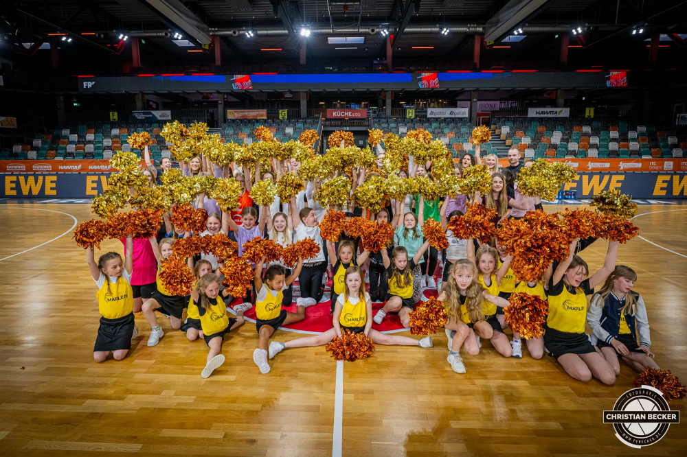 1. Basketball Bundesliga, easyCredit BBL, Saison 2024/2025, Herren, Hauptrunde, 26. Spieltag, 28.03.2025, RASTA Vechta - MHP Riesen Ludwigsburg
Marleys (Cheerleader - RASTA Vechta) vor der Partie
Schlüsselwörter: 1. Bundesliga;26. Spieltag;28.03.2025;BBL;Basketball;Hauptrunde;Liga;Ludwigsburg;MHP;RASTA;RASTA Dome;RIESEN;Saison 2024/2025;Vechta;easycredit