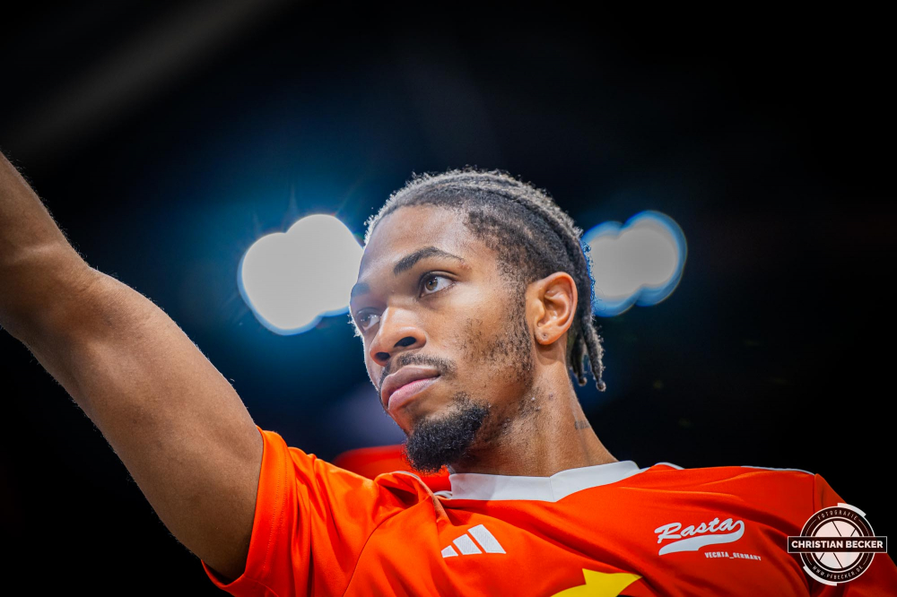 1. Basketball Bundesliga, easyCredit BBL, Saison 2024/2025, Herren, Hauptrunde, 26. Spieltag, 28.03.2025, RASTA Vechta - MHP Riesen Ludwigsburg
Brandon Randolph (#8 - RASTA Vechta) vor der Partie
Schlüsselwörter: 1. Bundesliga;26. Spieltag;28.03.2025;BBL;Basketball;Hauptrunde;Liga;Ludwigsburg;MHP;RASTA;RASTA Dome;RIESEN;Saison 2024/2025;Vechta;easycredit