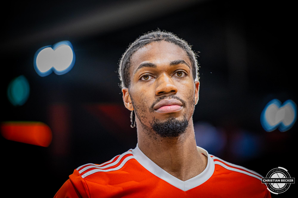 1. Basketball Bundesliga, easyCredit BBL, Saison 2024/2025, Herren, Hauptrunde, 26. Spieltag, 28.03.2025, RASTA Vechta - MHP Riesen Ludwigsburg
Brandon Randolph (#8 - RASTA Vechta) vor der Partie
Schlüsselwörter: 1. Bundesliga;26. Spieltag;28.03.2025;BBL;Basketball;Hauptrunde;Liga;Ludwigsburg;MHP;RASTA;RASTA Dome;RIESEN;Saison 2024/2025;Vechta;easycredit