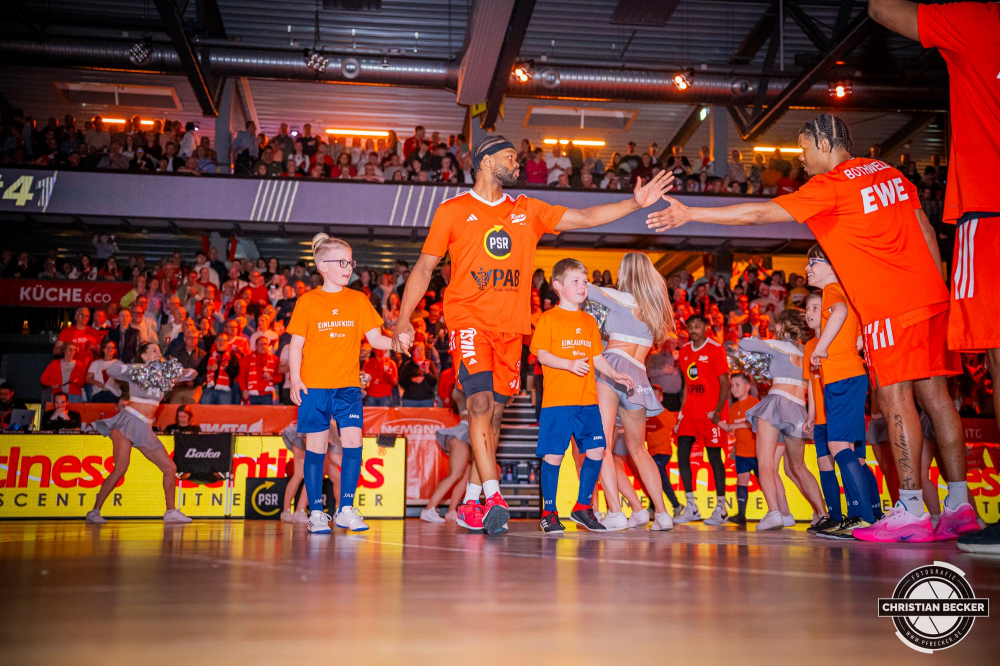 1. Basketball Bundesliga, easyCredit BBL, Saison 2024/2025, Herren, Hauptrunde, 26. Spieltag, 28.03.2025, RASTA Vechta - MHP Riesen Ludwigsburg
Lloyd Pandi (#41 - RASTA Vechta) vor der Partie
Schlüsselwörter: 1. Bundesliga;26. Spieltag;28.03.2025;BBL;Basketball;Hauptrunde;Liga;Ludwigsburg;MHP;RASTA;RASTA Dome;RIESEN;Saison 2024/2025;Vechta;easycredit