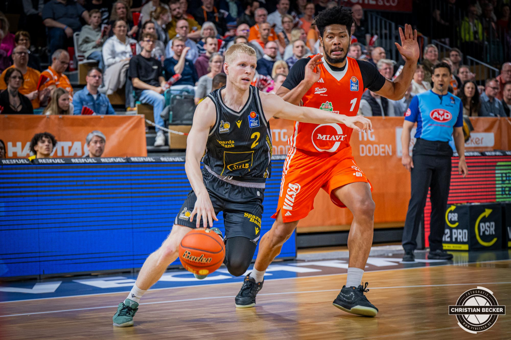 1. Basketball Bundesliga, easyCredit BBL, Saison 2024/2025, Herren, Hauptrunde, 26. Spieltag, 28.03.2025, RASTA Vechta - MHP Riesen Ludwigsburg
Jacob Patrick (#2 - MHP Riesen Ludwigsburg) in Aktion
Schlüsselwörter: 1. Bundesliga;26. Spieltag;28.03.2025;BBL;Basketball;Hauptrunde;Liga;Ludwigsburg;MHP;RASTA;RASTA Dome;RIESEN;Saison 2024/2025;Vechta;easycredit
