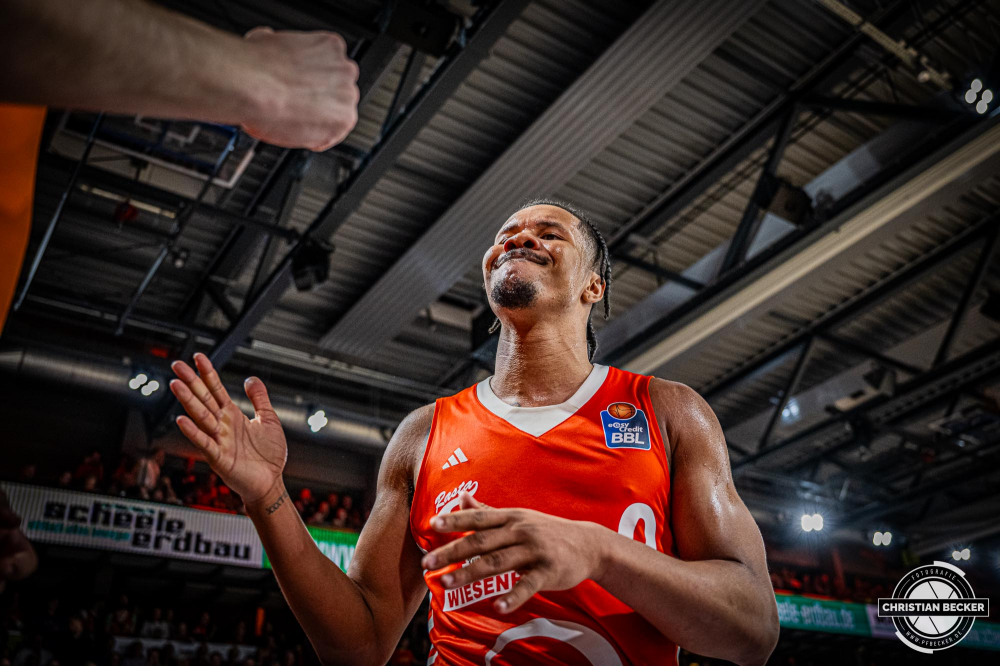 1. Basketball Bundesliga, easyCredit BBL, Saison 2024/2025, Herren, Hauptrunde, 26. Spieltag, 28.03.2025, RASTA Vechta - MHP Riesen Ludwigsburg
Mike Bothwell (#0 - RASTA Vechta) w&auml;hrend der Partie
Schlüsselwörter: 1. Bundesliga;26. Spieltag;28.03.2025;BBL;Basketball;Hauptrunde;Liga;Ludwigsburg;MHP;RASTA;RASTA Dome;RIESEN;Saison 2024/2025;Vechta;easycredit