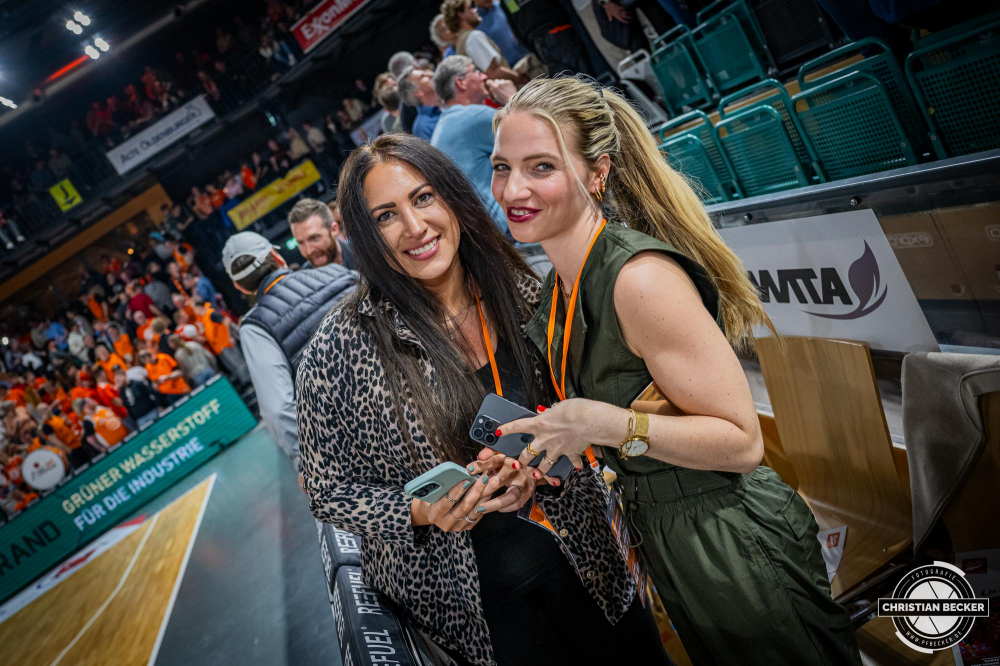 1. Basketball Bundesliga, easyCredit BBL, Saison 2024/2025, Herren, Hauptrunde, 26. Spieltag, 28.03.2025, RASTA Vechta - MHP Riesen Ludwigsburg
Lina Lindner (easycredit BBL)
Schlüsselwörter: 1. Bundesliga;26. Spieltag;28.03.2025;BBL;Basketball;Hauptrunde;Liga;Ludwigsburg;MHP;RASTA;RASTA Dome;RIESEN;Saison 2024/2025;Vechta;easycredit