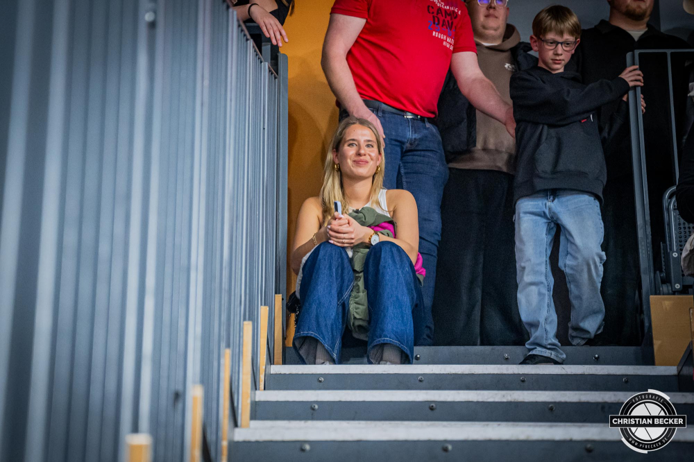 1. Basketball Bundesliga, easyCredit BBL, Saison 2024/2025, Herren, Hauptrunde, 26. Spieltag, 28.03.2025, RASTA Vechta - MHP Riesen Ludwigsburg
Die Fans von RASTA Vechta w&auml;hrend der Partie
Schlüsselwörter: 1. Bundesliga;26. Spieltag;28.03.2025;BBL;Basketball;Hauptrunde;Liga;Ludwigsburg;MHP;RASTA;RASTA Dome;RIESEN;Saison 2024/2025;Vechta;easycredit