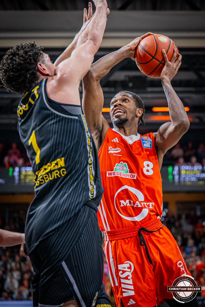 1. Basketball Bundesliga, easyCredit BBL, Saison 2024/2025, Herren, Hauptrunde, 26. Spieltag, 28.03.2025, RASTA Vechta - MHP Riesen Ludwigsburg
Brandon Randolph (#8 - RASTA Vechta) in Aktion
Schlüsselwörter: 1. Bundesliga;26. Spieltag;28.03.2025;BBL;Basketball;Hauptrunde;Liga;Ludwigsburg;MHP;RASTA;RASTA Dome;RIESEN;Saison 2024/2025;Vechta;easycredit