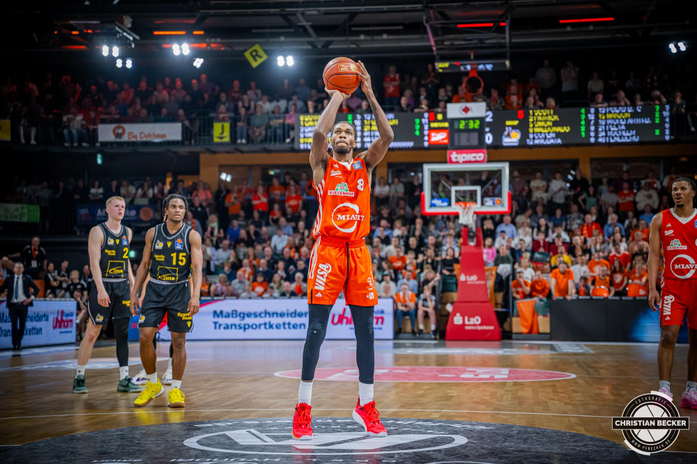 1. Basketball Bundesliga, easyCredit BBL, Saison 2024/2025, Herren, Hauptrunde, 26. Spieltag, 28.03.2025, RASTA Vechta - MHP Riesen Ludwigsburg
Brandon Randolph (#8 - RASTA Vechta) w&auml;hrend der Partie
Schlüsselwörter: 1. Bundesliga;26. Spieltag;28.03.2025;BBL;Basketball;Hauptrunde;Liga;Ludwigsburg;MHP;RASTA;RASTA Dome;RIESEN;Saison 2024/2025;Vechta;easycredit