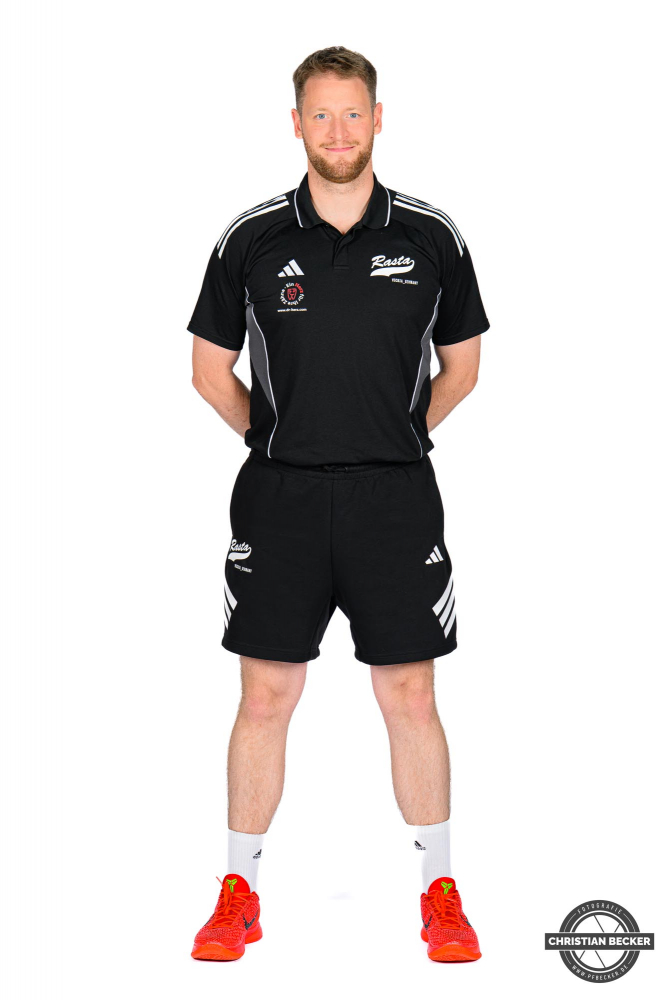 1. Basketball Bundesliga, easyCredit BBL, Saison 2025/2026, Herren, Teamshooting, Shooting, 25.08.2025, RASTA Vechta -  Teamshooting BBL
Marius Graf (Assistent Coach - RASTA Vechta)
Schlüsselwörter: 1.Liga;25.08.2025;BBL;Basketball;Bundesliga;Liga;RASTA;RASTA Dome;Saison 2025/2026;Shooting;Teamshooting;Vechta;easycredit