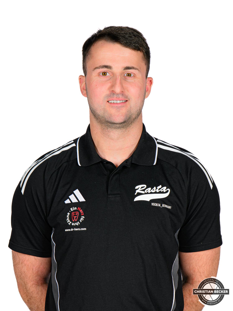 1. Basketball Bundesliga, easyCredit BBL, Saison 2025/2026, Herren, Teamshooting, Shooting, 25.08.2025, RASTA Vechta -  Teamshooting BBL
Hendrik Rahe (Physiotherapeut - RASTA Vechta)
Schlüsselwörter: 1.Liga;25.08.2025;BBL;Basketball;Bundesliga;Liga;RASTA;RASTA Dome;Saison 2025/2026;Shooting;Teamshooting;Vechta;easycredit