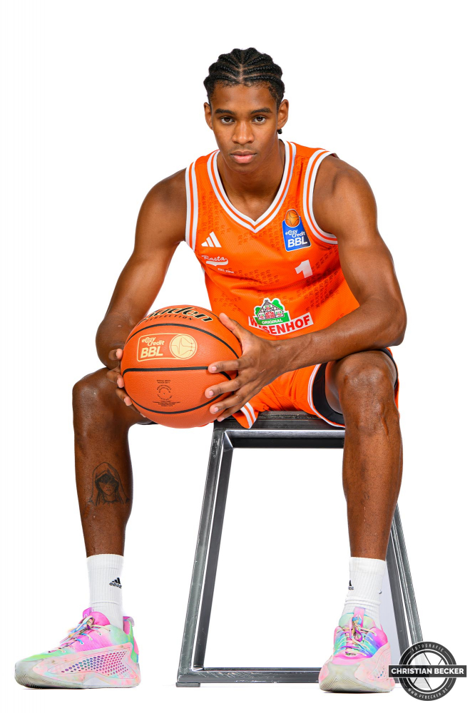 1. Basketball Bundesliga, easyCredit BBL, Saison 2025/2026, Herren, Teamshooting, Shooting, 25.08.2025, RASTA Vechta -  Teamshooting BBL
Elijah Ndi (#1 - RASTA Vechta)
Schlüsselwörter: 1.Liga;25.08.2025;BBL;Basketball;Bundesliga;Liga;RASTA;RASTA Dome;Saison 2025/2026;Shooting;Teamshooting;Vechta;easycredit