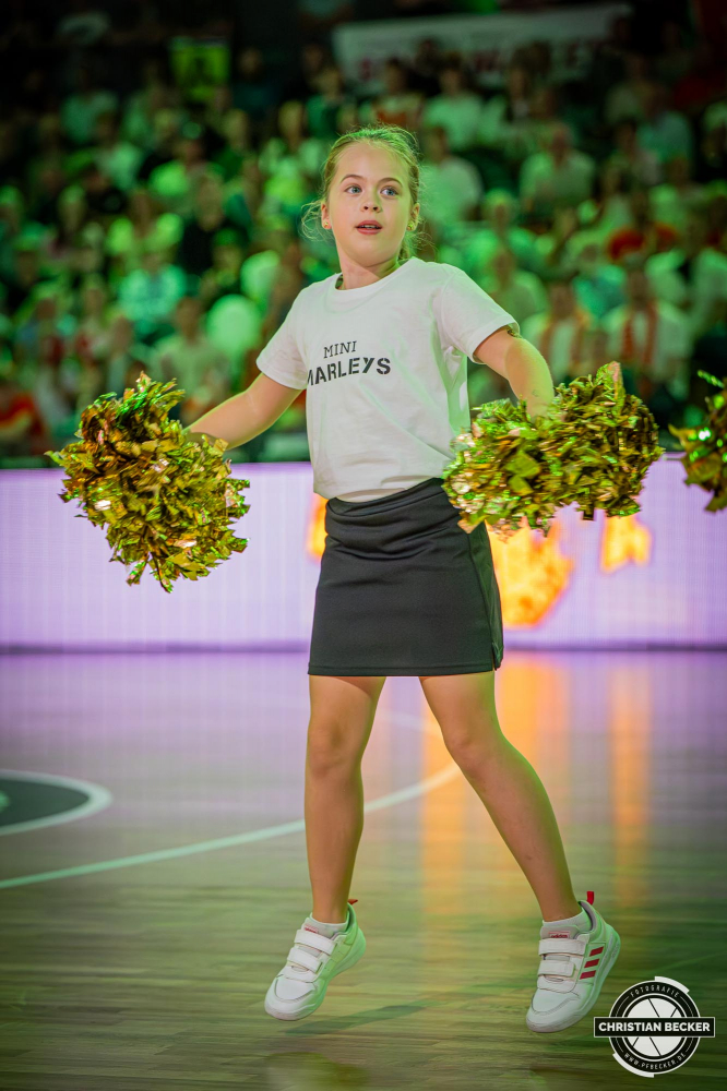 1. Basketball Bundesliga, easyCredit BBL, Saison 2025/2026, Herren, Testspiel, Vorbereitung, 06.09.2025, RASTA Vechta - Telekom Baskets Bonn
Mini Marleys (Cheerleader - RASTA Vechta) w&auml;hrend der Partie
Schlüsselwörter: 06.09.2025;1. Bundesliga;BBL;Basketball;Baskets;Bonn;Liga;RASTA;RASTA Dome;Saison 2025/2026;Telekom;Testspiel;Vechta;Vorbereitung;easycredit