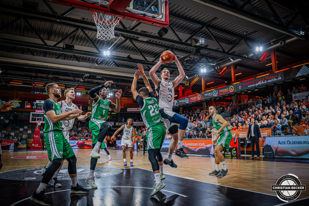 Basketball FIBA Europe Cup, Saison 2025/2026, Herren, Qualifikation, Hinspiel, 24.09.2025, RASTA Vechta - BC Balkan
Philipp Herkenhoff (#14 - RASTA Vechta) beim Korbleger
Schlüsselwörter: 24.09.2025;BC;Balkan;Basketball;Cup;Europe;FEC;FIBA;Hinspiel;International;Liga;Qualifikation;RASTA;RASTA Dome;Saison 2025/2026;Vechta