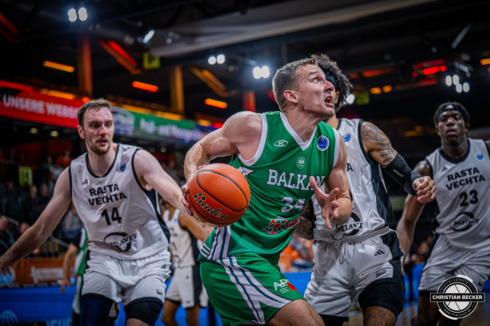 Basketball FIBA Europe Cup, Saison 2025/2026, Herren, Qualifikation, Hinspiel, 24.09.2025, RASTA Vechta - BC Balkan
Dimitar Atanasov Dimitrov (#34 - BC Balkan) in Aktion
Schlüsselwörter: 24.09.2025;BC;Balkan;Basketball;Cup;Europe;FEC;FIBA;Hinspiel;International;Liga;Qualifikation;RASTA;RASTA Dome;Saison 2025/2026;Vechta