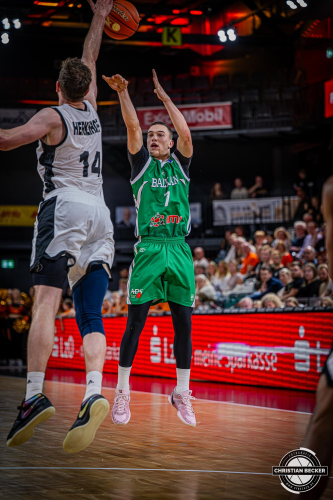 Basketball FIBA Europe Cup, Saison 2025/2026, Herren, Qualifikation, Hinspiel, 24.09.2025, RASTA Vechta - BC Balkan
Iliyan Iliyanov Pishchikov (#7 - BC Balkan) beim Jumpshot
Schlüsselwörter: 24.09.2025;BC;Balkan;Basketball;Cup;Europe;FEC;FIBA;Hinspiel;International;Liga;Qualifikation;RASTA;RASTA Dome;Saison 2025/2026;Vechta