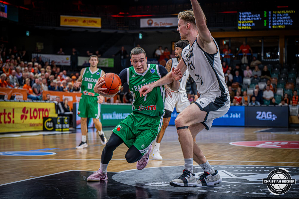 Basketball FIBA Europe Cup, Saison 2025/2026, Herren, Qualifikation, Hinspiel, 24.09.2025, RASTA Vechta - BC Balkan
Iliyan Iliyanov Pishchikov (#7 - BC Balkan) in Aktion
Schlüsselwörter: 24.09.2025;BC;Balkan;Basketball;Cup;Europe;FEC;FIBA;Hinspiel;International;Liga;Qualifikation;RASTA;RASTA Dome;Saison 2025/2026;Vechta