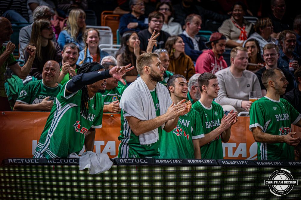 Basketball FIBA Europe Cup, Saison 2025/2026, Herren, Qualifikation, Hinspiel, 24.09.2025, RASTA Vechta - BC Balkan
Das Team des BC Balkan w&auml;hrend der Partie
Schlüsselwörter: 24.09.2025;BC;Balkan;Basketball;Cup;Europe;FEC;FIBA;Hinspiel;International;Liga;Qualifikation;RASTA;RASTA Dome;Saison 2025/2026;Vechta