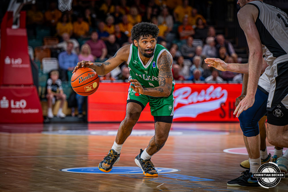 Basketball FIBA Europe Cup, Saison 2025/2026, Herren, Qualifikation, Hinspiel, 24.09.2025, RASTA Vechta - BC Balkan
Jamari Malik Blackmon (#0 - BC Balkan) in Aktion
Schlüsselwörter: 24.09.2025;BC;Balkan;Basketball;Cup;Europe;FEC;FIBA;Hinspiel;International;Liga;Qualifikation;RASTA;RASTA Dome;Saison 2025/2026;Vechta