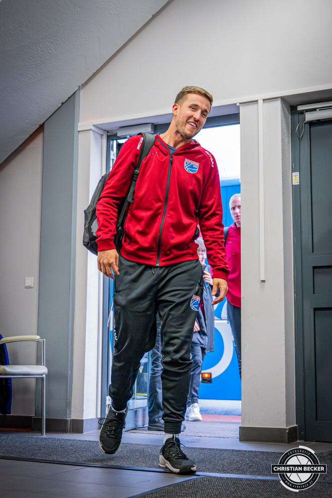 1. Basketball Bundesliga, easyCredit BBL, Saison 2025/2026, Herren, Hauptrunde, 3. Spieltag, 04.10.2025, RASTA Vechta - SYNTAINICS MBC
Spencer Reaves (#31 - SYNTAINICS MBC) vor der Partie
Schlüsselwörter: 04.10.2025;1. Bundesliga;3. Spieltag;BBL;Basketball;Hauptrunde;Liga;MBC;RASTA;RASTA Dome;Saison 2025/2026;Syntainics;Vechta;Wei&szlig;enfels;easycredit