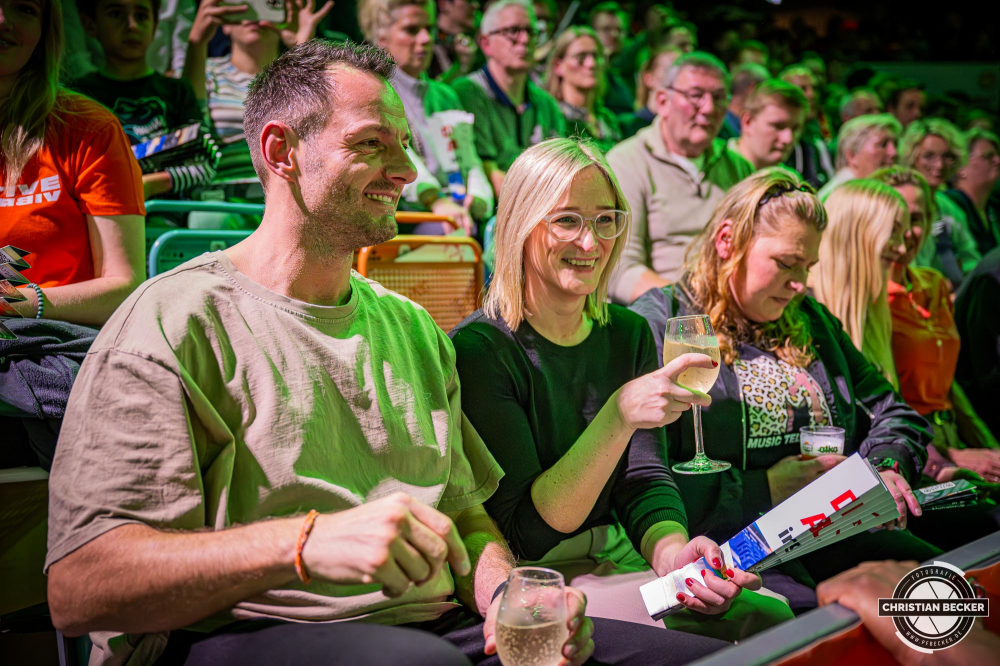 1. Basketball Bundesliga, easyCredit BBL, Saison 2025/2026, Herren, Hauptrunde, 3. Spieltag, 04.10.2025, RASTA Vechta - SYNTAINICS MBC
Die Fans von RASTA Vechta w&auml;hrend der Partie
Schlüsselwörter: 04.10.2025;1. Bundesliga;3. Spieltag;BBL;Basketball;Hauptrunde;Liga;MBC;RASTA;RASTA Dome;Saison 2025/2026;Syntainics;Vechta;Wei&szlig;enfels;easycredit