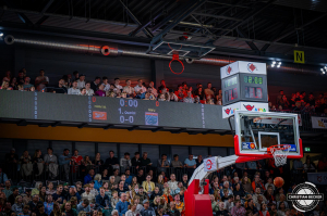 Dateiname=2025-10-04-RV-MBC-0467.jpg
Dateigröße=456KB
Abmessungen: 2000x1333
hinzugefügt am: 05. Oktober 2025 2025-10-04-RV-MBC-0467.jpg