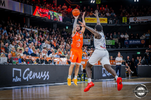 Dateiname=2025-10-04-RV-MBC-1540.jpg
Dateigröße=436KB
Abmessungen: 2000x1333
hinzugefügt am: 05. Oktober 2025 2025-10-04-RV-MBC-1540.jpg