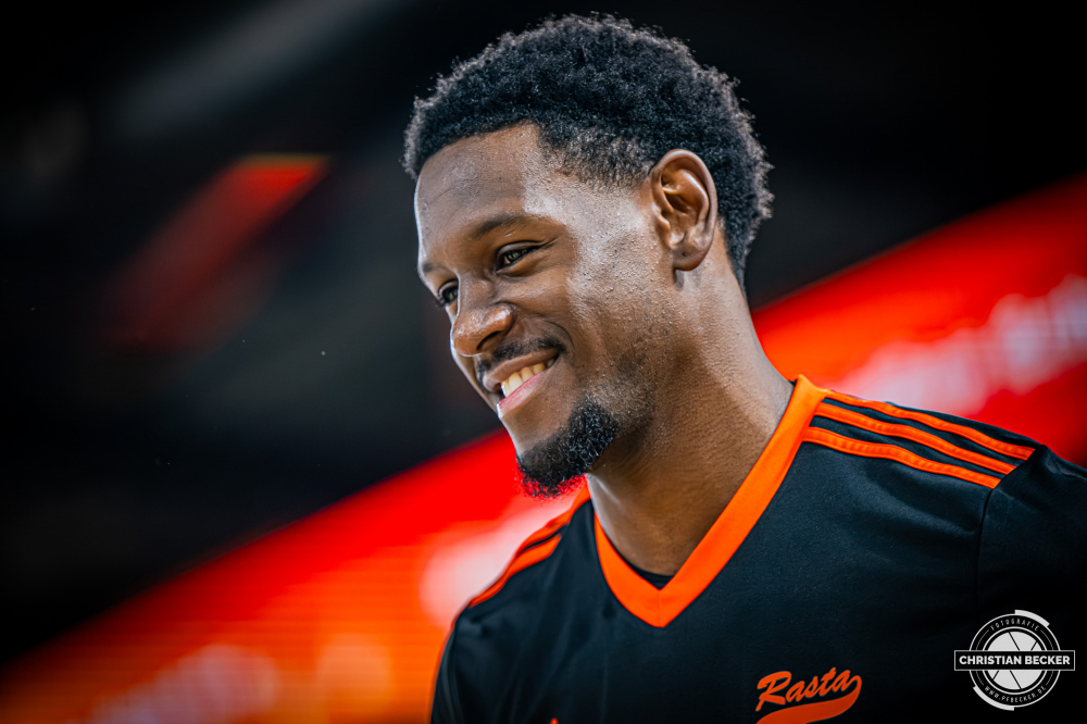 1. Basketball Bundesliga, easyCredit BBL, Saison 2025/2026, Herren, Pokal. Achtelfinale, 19.10.2025, RASTA Vechta - NINERS Chemnitz
TJ Bamba (#5 - RASTA Vechta) vor der Partie
Schlüsselwörter: 1. Bundesliga;19.10.2025;Achtelfinale;BBL;Basketball;Chemnitz;NINERS;Pokal;RASTA;RASTA Dome;Saison 2025/2026;Vechta;easycredit