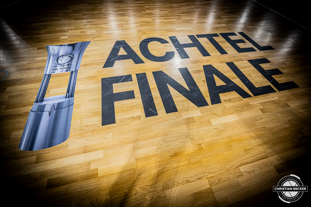 1. Basketball Bundesliga, easyCredit BBL, Saison 2025/2026, Herren, Pokal. Achtelfinale, 19.10.2025, RASTA Vechta - NINERS Chemnitz
Die Aufkleber f&uuml;r das Pokalspiel zwischen RASTA Vechta und NINERS Chemnitz
Schlüsselwörter: 1. Bundesliga;19.10.2025;Achtelfinale;BBL;Basketball;Chemnitz;NINERS;Pokal;RASTA;RASTA Dome;Saison 2025/2026;Vechta;easycredit