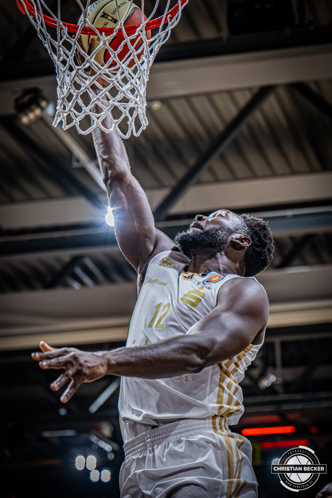 1. Basketball Bundesliga, easyCredit BBL, Saison 2025/2026, Herren, Pokal. Achtelfinale, 19.10.2025, RASTA Vechta - NINERS Chemnitz
Amadou Sow (#12 - NINERS Chemnitz) beim Korbleger
Schlüsselwörter: 1. Bundesliga;19.10.2025;Achtelfinale;BBL;Basketball;Chemnitz;NINERS;Pokal;RASTA;RASTA Dome;Saison 2025/2026;Vechta;easycredit