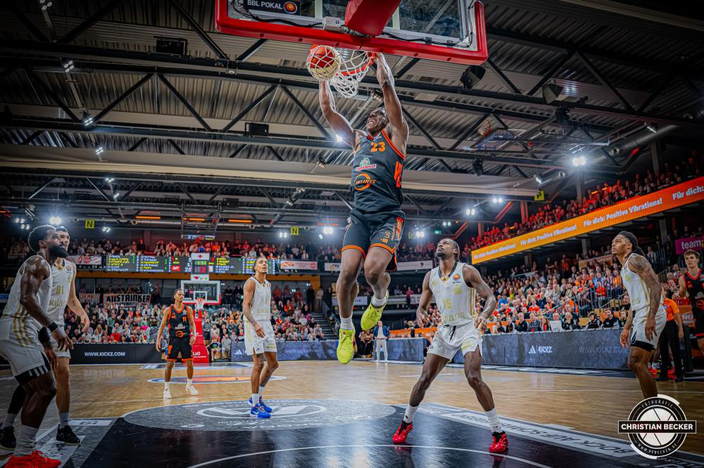 1. Basketball Bundesliga, easyCredit BBL, Saison 2025/2026, Herren, Pokal. Achtelfinale, 19.10.2025, RASTA Vechta - NINERS Chemnitz
Malcolm Dandridge (#23 - RASTA Vechta) beim Dunk
Schlüsselwörter: 1. Bundesliga;19.10.2025;Achtelfinale;BBL;Basketball;Chemnitz;NINERS;Pokal;RASTA;RASTA Dome;Saison 2025/2026;Vechta;easycredit