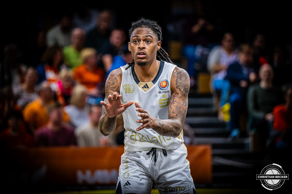 1. Basketball Bundesliga, easyCredit BBL, Saison 2025/2026, Herren, Pokal. Achtelfinale, 19.10.2025, RASTA Vechta - NINERS Chemnitz
Nike Sibande (#2 - NINERS Chemnitz) in Aktion
Schlüsselwörter: 1. Bundesliga;19.10.2025;Achtelfinale;BBL;Basketball;Chemnitz;NINERS;Pokal;RASTA;RASTA Dome;Saison 2025/2026;Vechta;easycredit