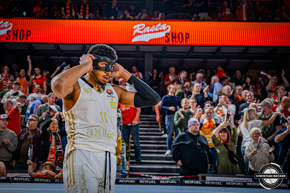 1. Basketball Bundesliga, easyCredit BBL, Saison 2025/2026, Herren, Pokal. Achtelfinale, 19.10.2025, RASTA Vechta - NINERS Chemnitz
Kostja Mushidi (#11 - NINERS Chemnitz) nach der Partie
Schlüsselwörter: 1. Bundesliga;19.10.2025;Achtelfinale;BBL;Basketball;Chemnitz;NINERS;Pokal;RASTA;RASTA Dome;Saison 2025/2026;Vechta;easycredit