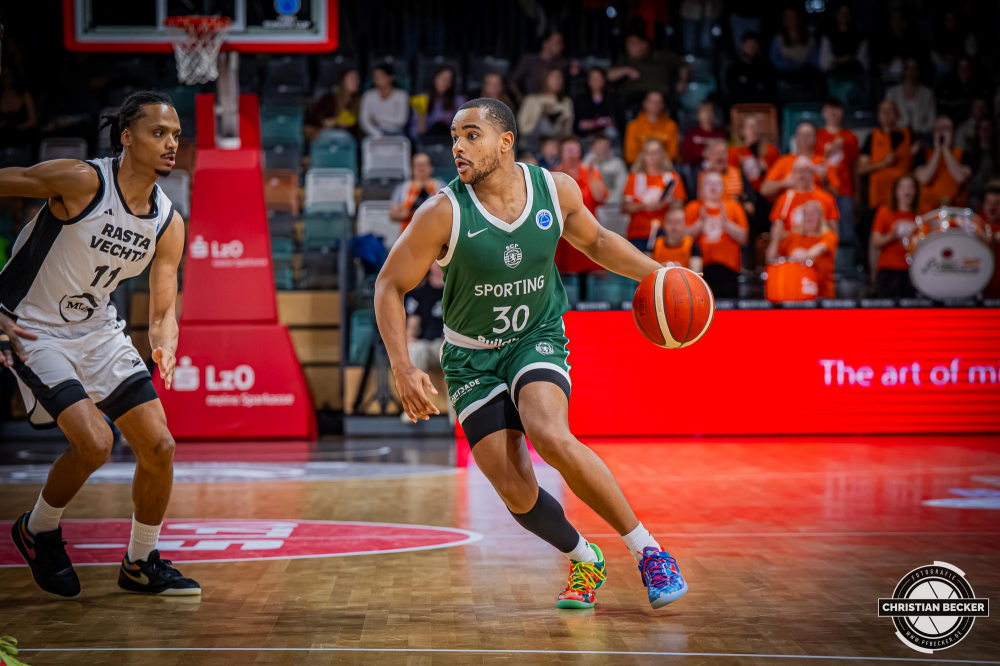 Basketball FIBA Europe Cup, Saison 2025/2026, Herren, Hauptrunde, Gruppenphase, 2. Spieltag, 22.10.2025, RASTA Vechta - Sporting CP Lissabon
Stephan Swenson (#30 - Sporting CP) in Aktion
Schlüsselwörter: 2. Spieltag;22.10.2025;Basketball;CP;Cup;Europe;FEC;FIBA;Gruppenphase;Hauptrunde;International;Liga;Lisabon;RASTA;RASTA Dome;SCP;Saison 2025/2026;Sporting;Vechta